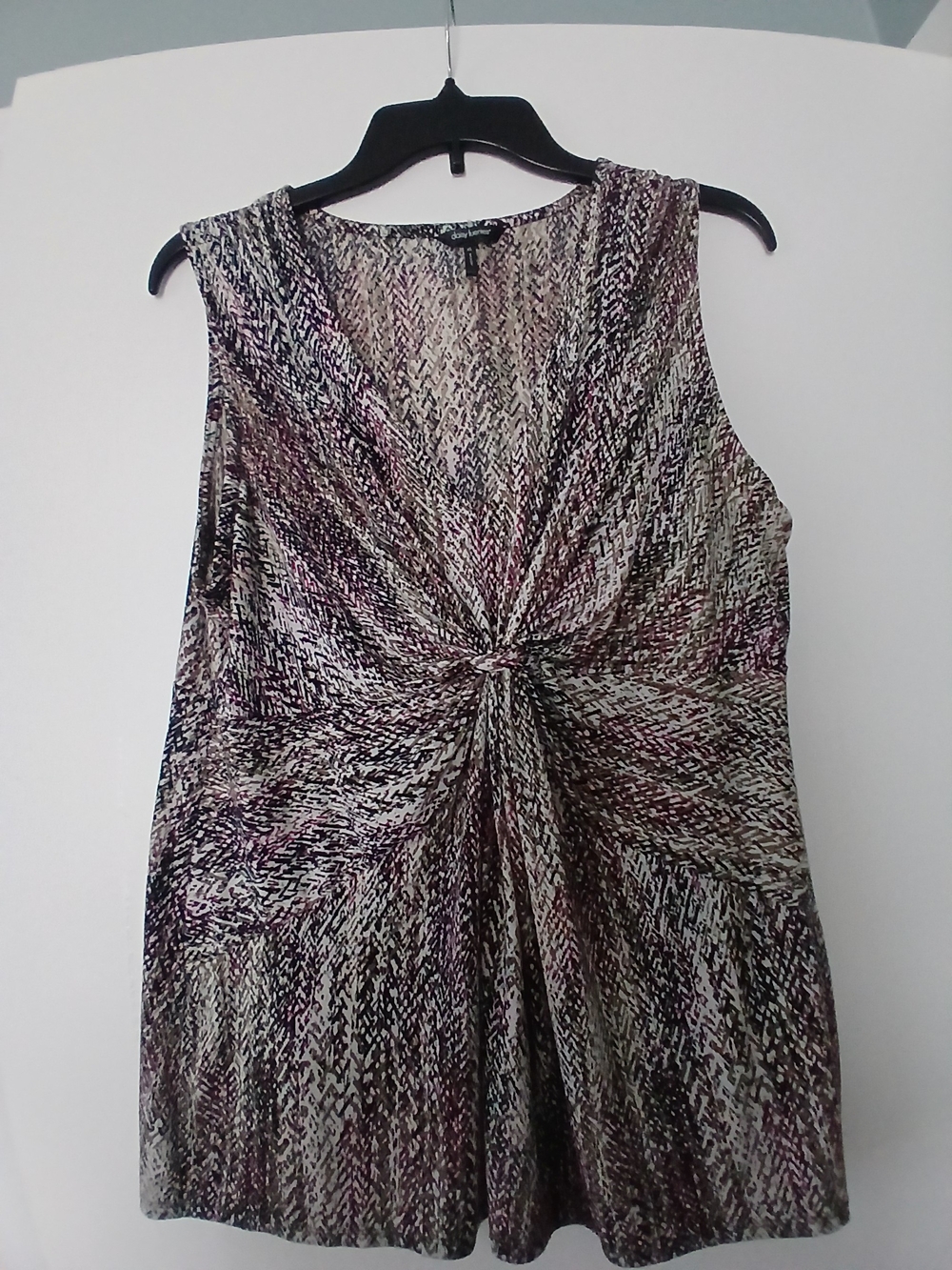 Daisy Fuentes Multicolor Twist-Front Sleeveless Top - Black, White & Purple